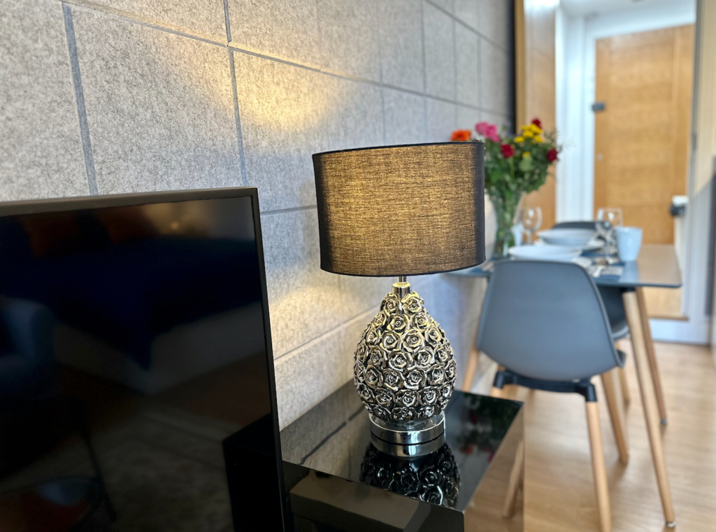 Апартаменты Damos Living - Superb Business En-Suite Studio