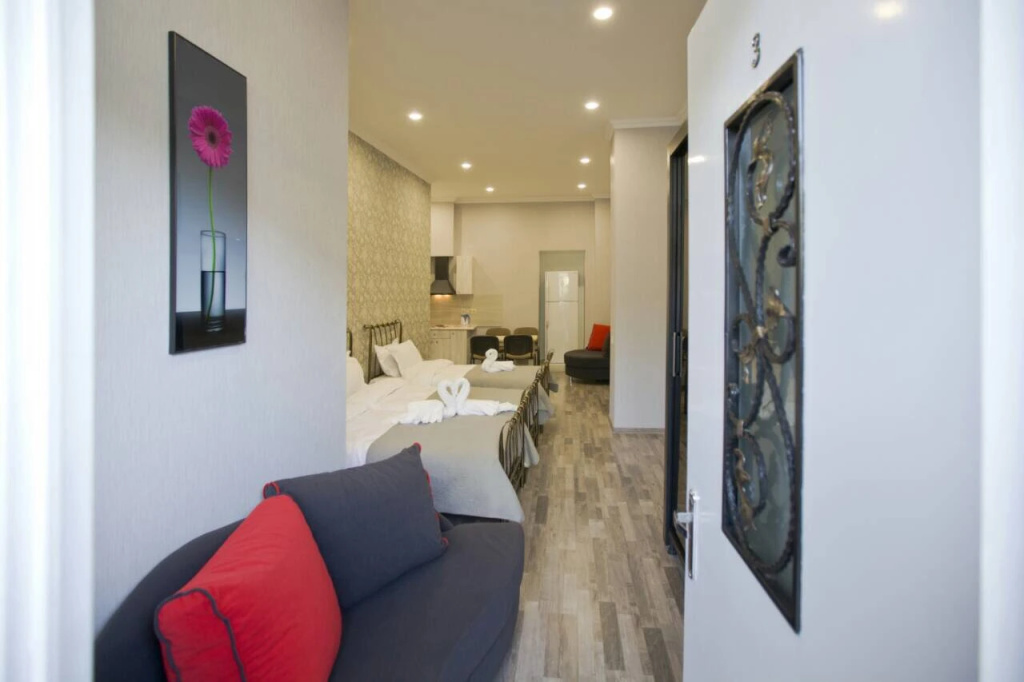 Metekhi Corner Apartments