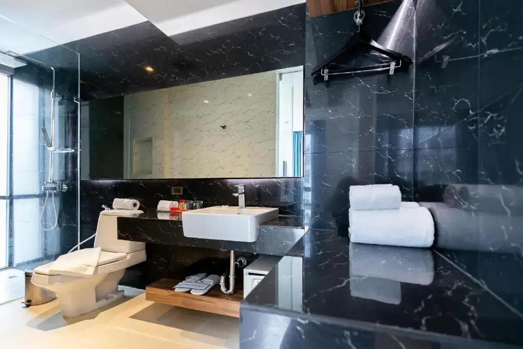 UNO Express Asoke Sukhumvit Bangkok