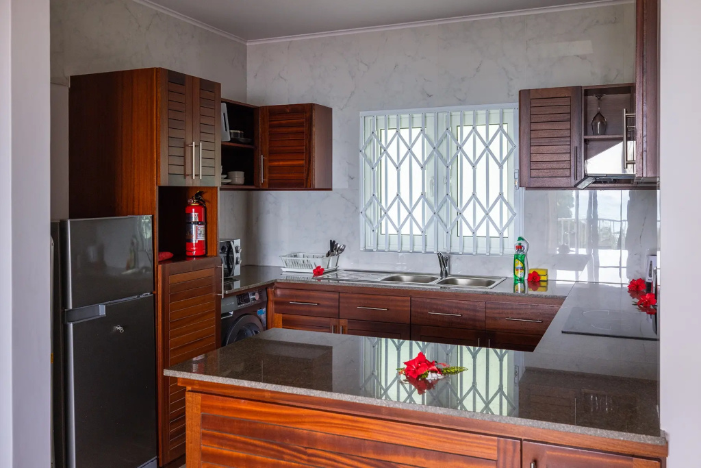 Апарт-отель Crystal Shores Self Catering Apartments - Seychelles