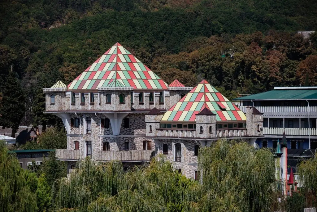 Курортный отель Замок у моря