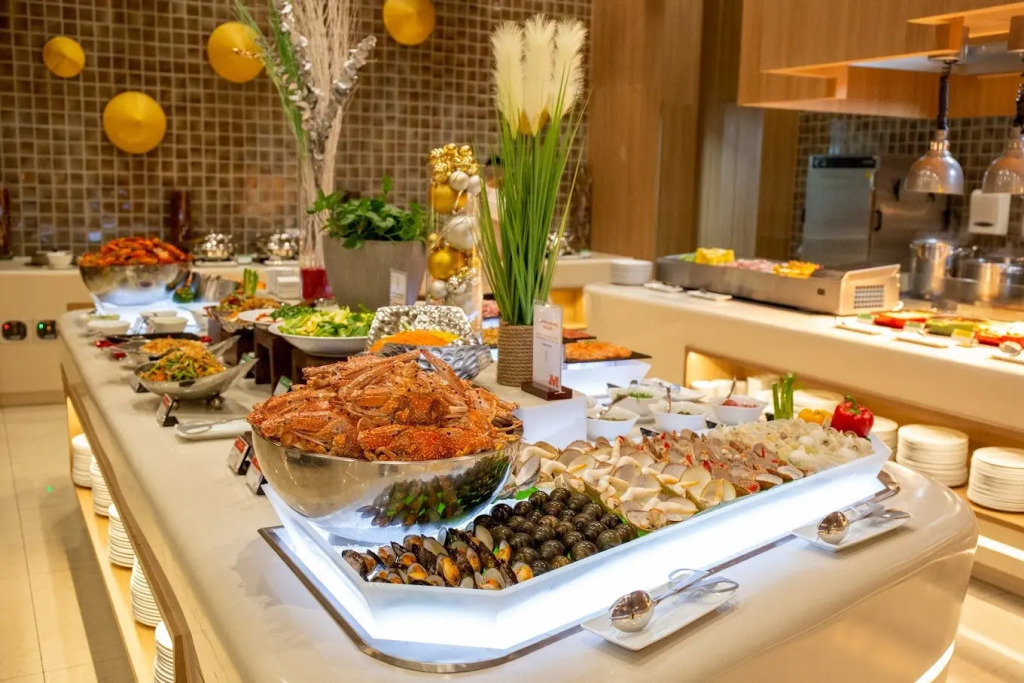 Holiday Inn & Suites Saigon Airport by IHG