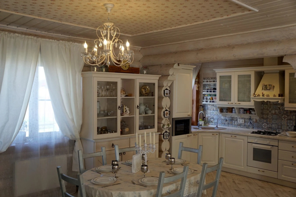 Дом Анютины Глазки