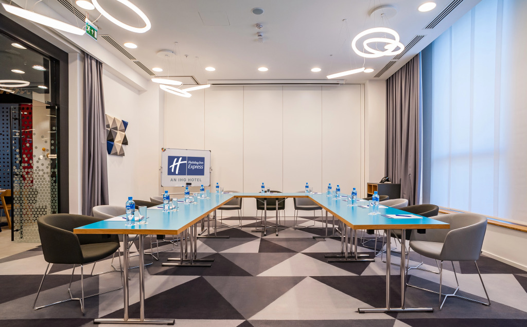 Отель Holiday Inn Express Avlabari
