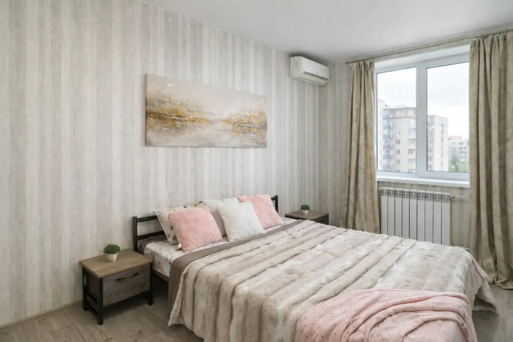 Квартира светлая просторная (65 м²) с дизайнерским интерьером
