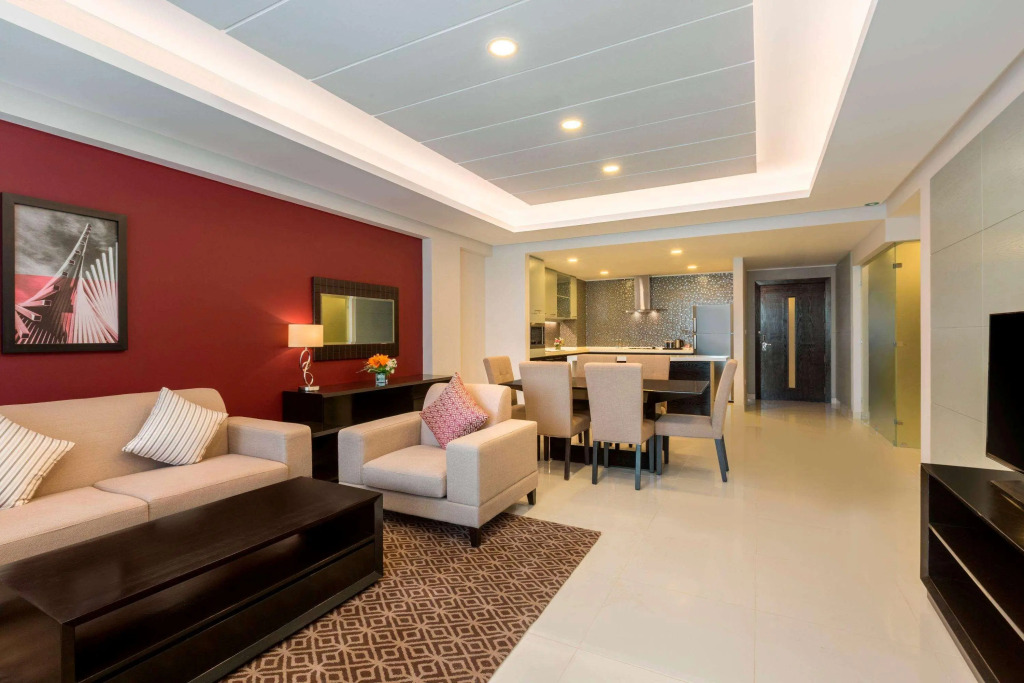 Ramada Hotel and Suites Amwaj Islands