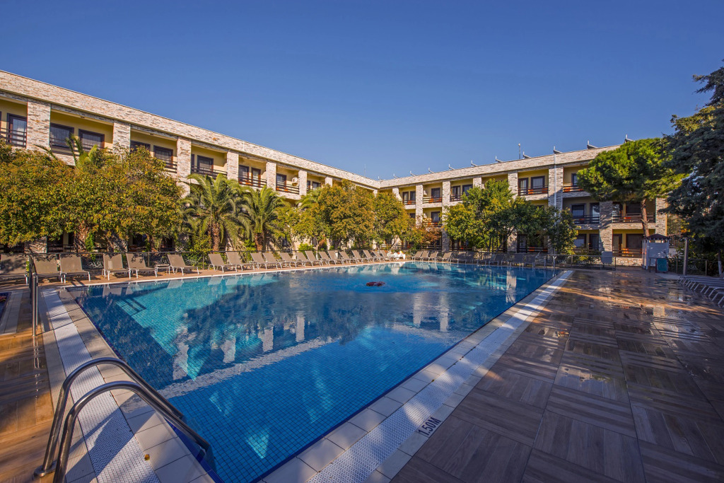 Iris Hotel & Spa