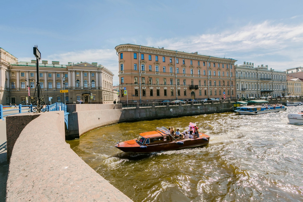 Апартаменты SpbStay на Вознесенском проспекте 3-5