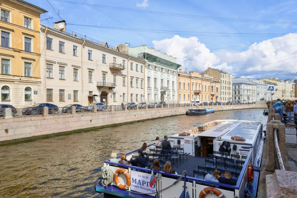 Квартира Myhome Yourhome на набережной реки Мойки 25