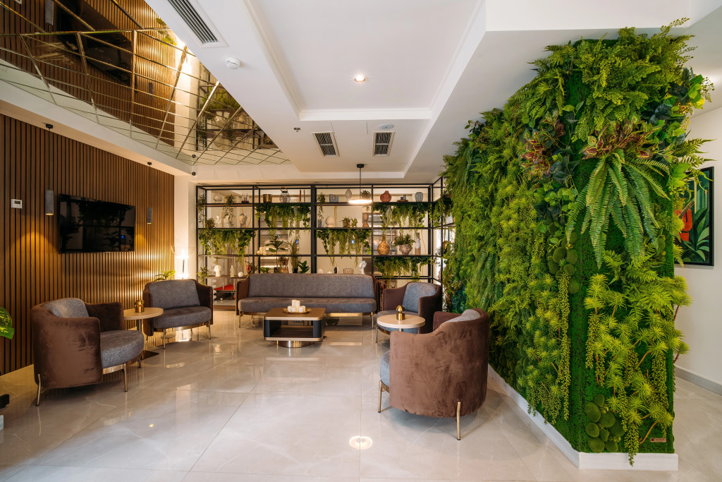 Hotel Monday by DNT Group