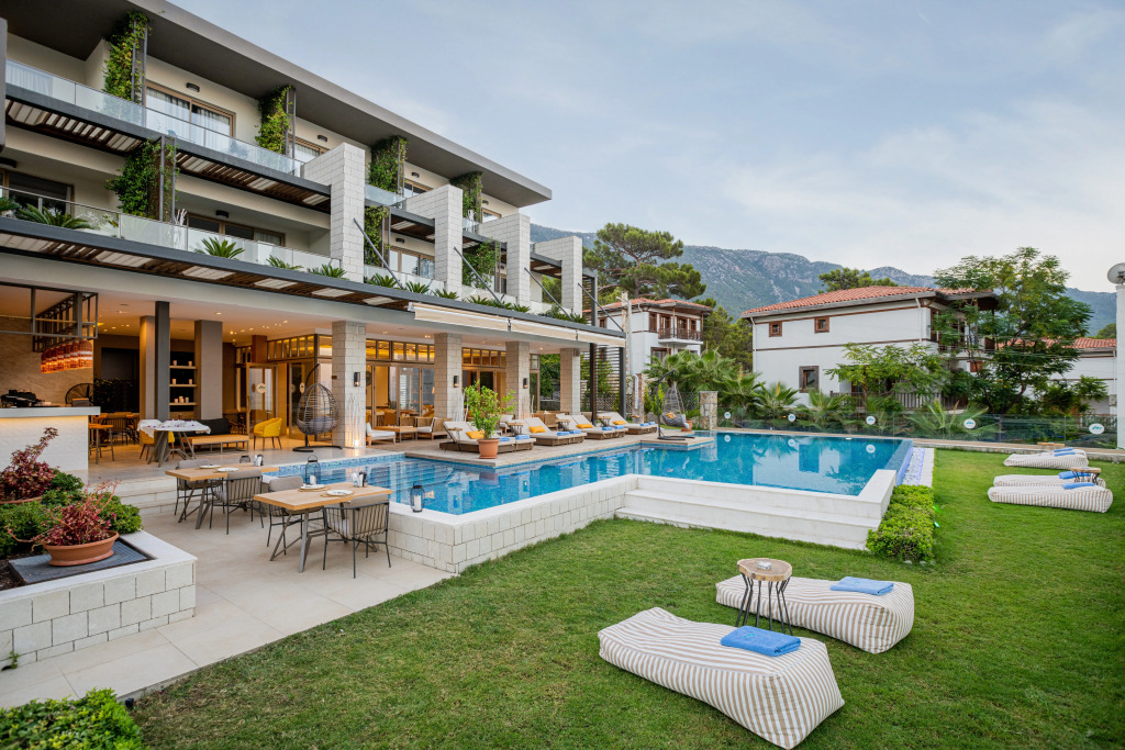 Melanippe Relaxing Hotel