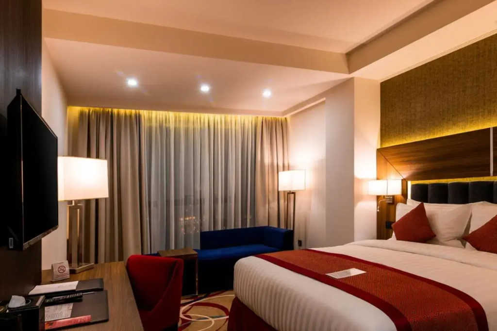 Ramada Hotel & Suites by Wyndham Yerevan
