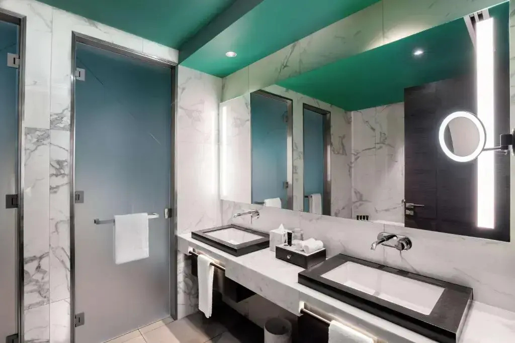 Отель Hyatt Centric Jumeirah Dubai