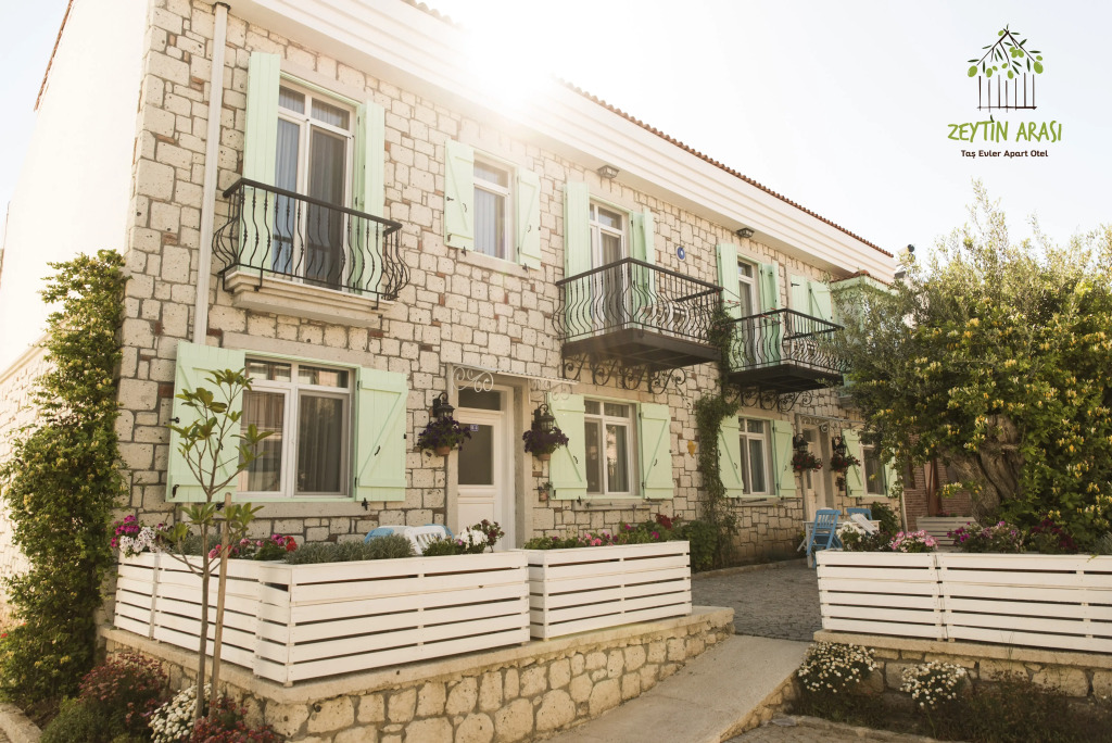 Zeytin Arası Apart Otel