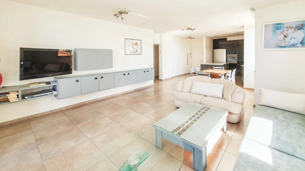 Апартаменты Charming 3 Bdr Sea View Bat Yam #B5