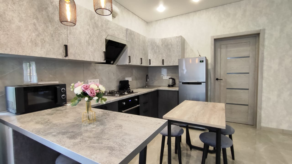 Частный дом Family home с бассейном