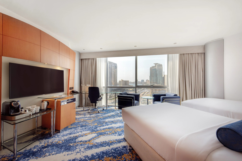 Отель Mövenpick Dubai Creek