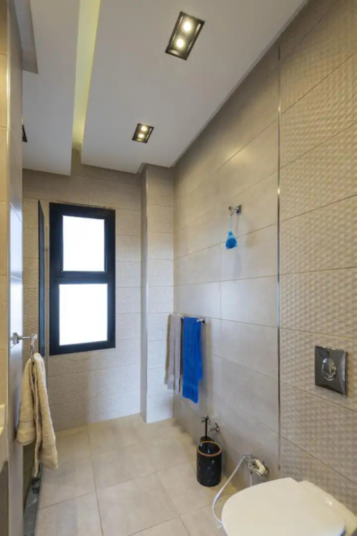 Settle Inn Luxury Swan Lake Villa