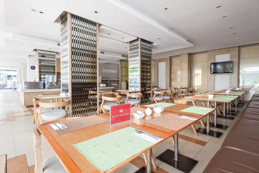Отель ZEN Premium Marlin Plaza Patong