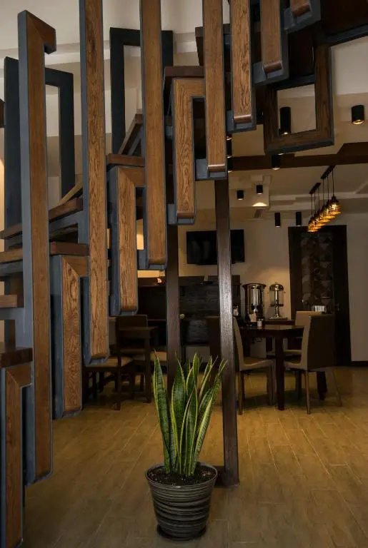 R&R Hotel