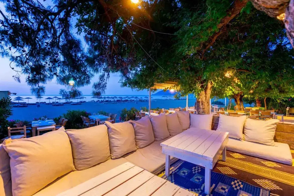 Бунгало Etenna Beach Bungalows