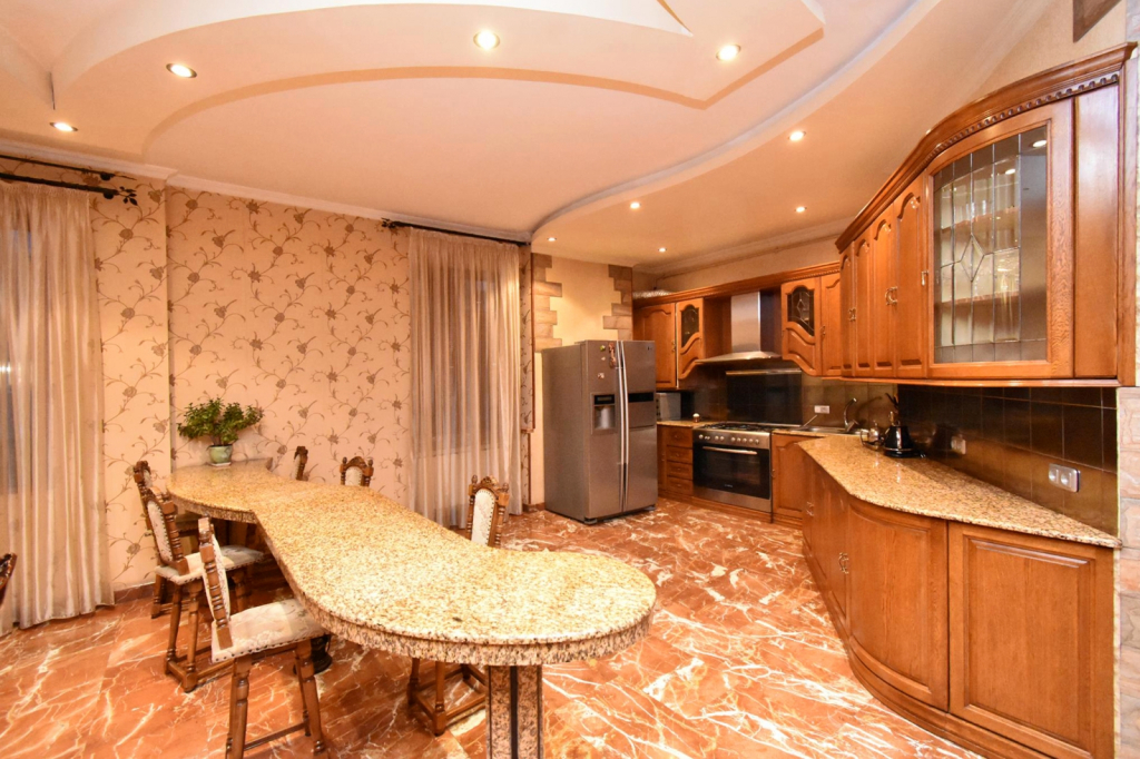 Апартаменты RentInnYerevan 1 Mher Mkrtchyan Street