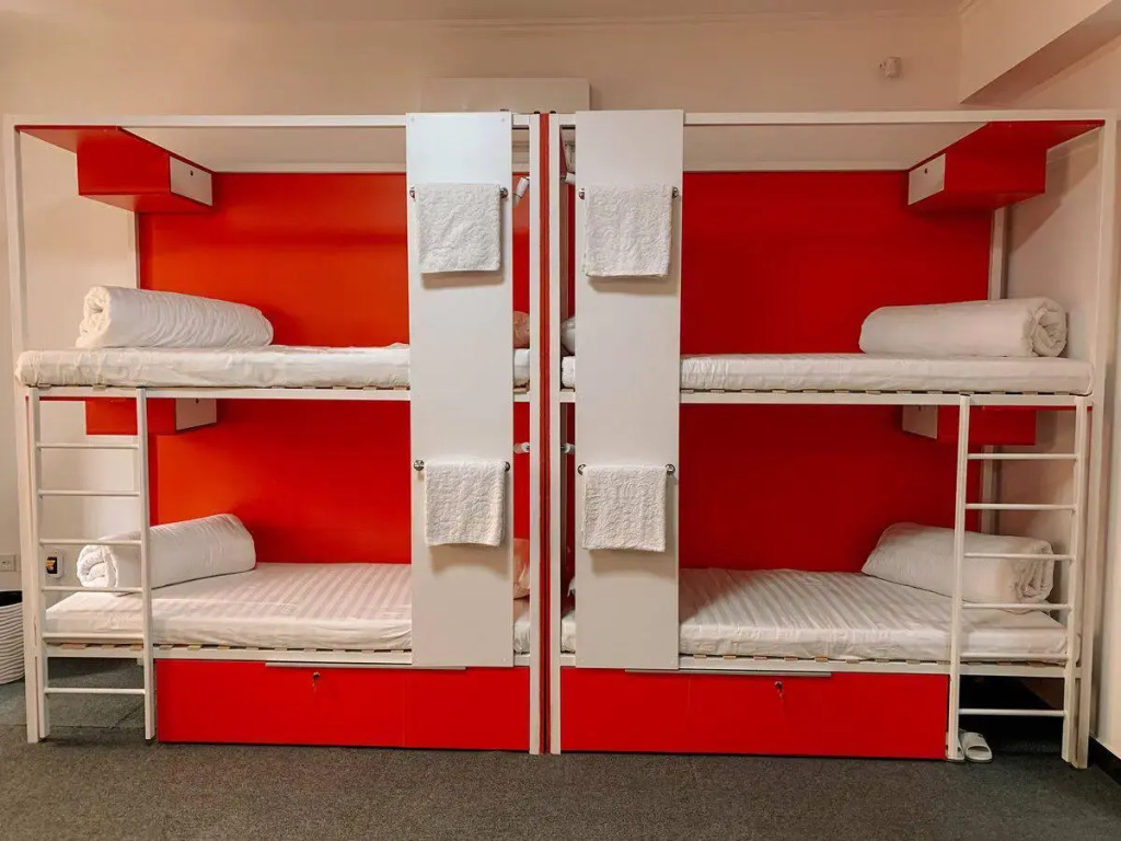 Caravan Hostel