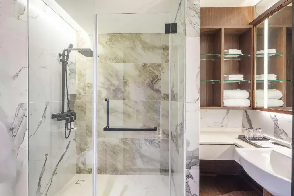 Отель Best Western Click Sathorn 11 Bangkok