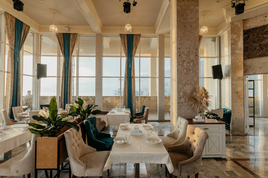 Amza Park Hotel