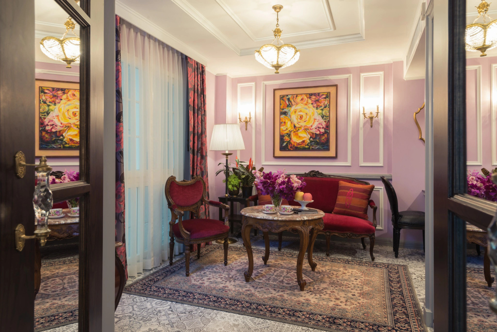 Saras Hotel