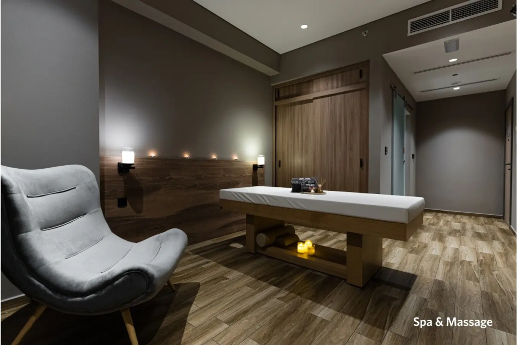 Отель Grand Kingsgate Waterfront By Millennium