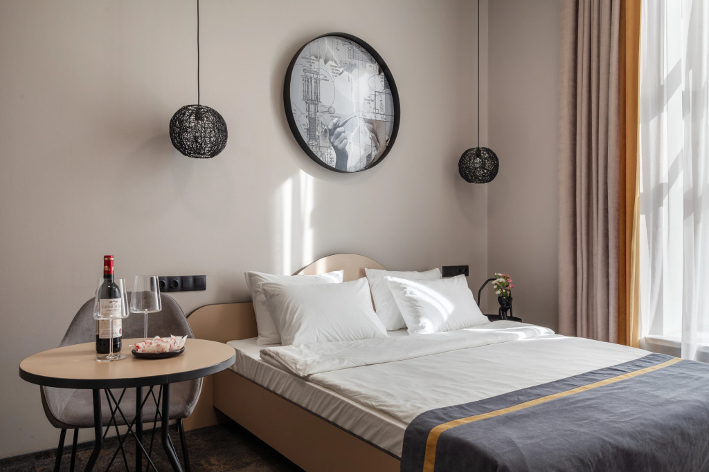 Tesla Hotel