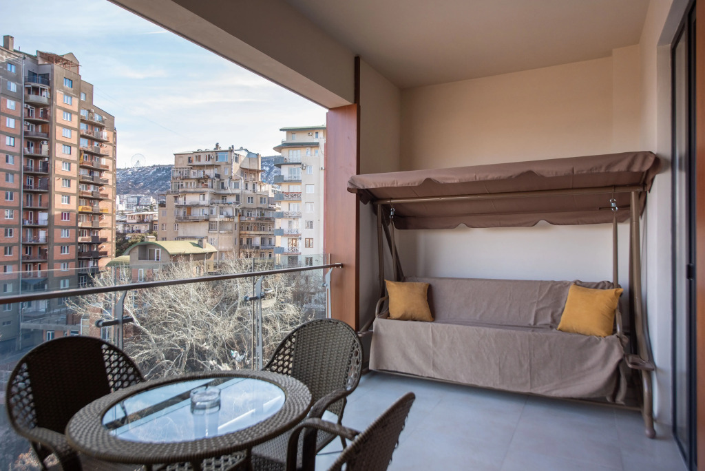 Apartments with a Spacious Terrace and Park View