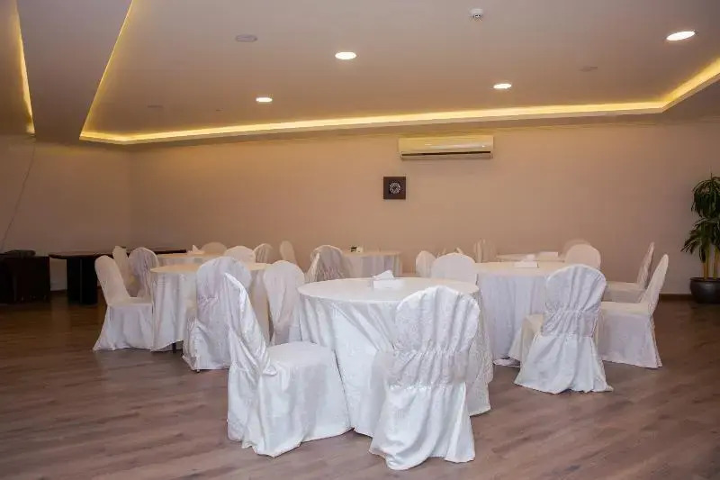 Al Diyafa Serviced Apartments