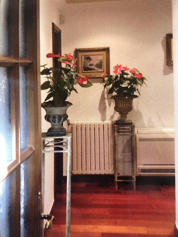 Villa Mas Figures