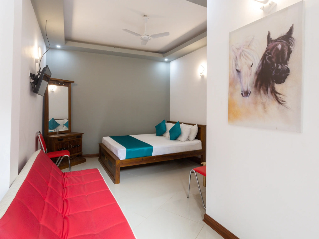 Отель Yoho Royal Mount Residence