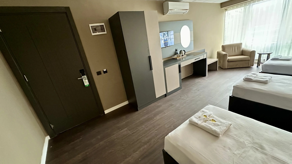 Esse Joven Hotel