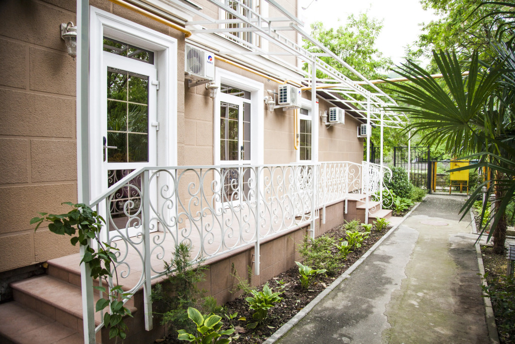 Отель Хоста Garden