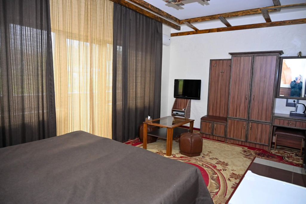 Mayisyan Kamurj Hotel