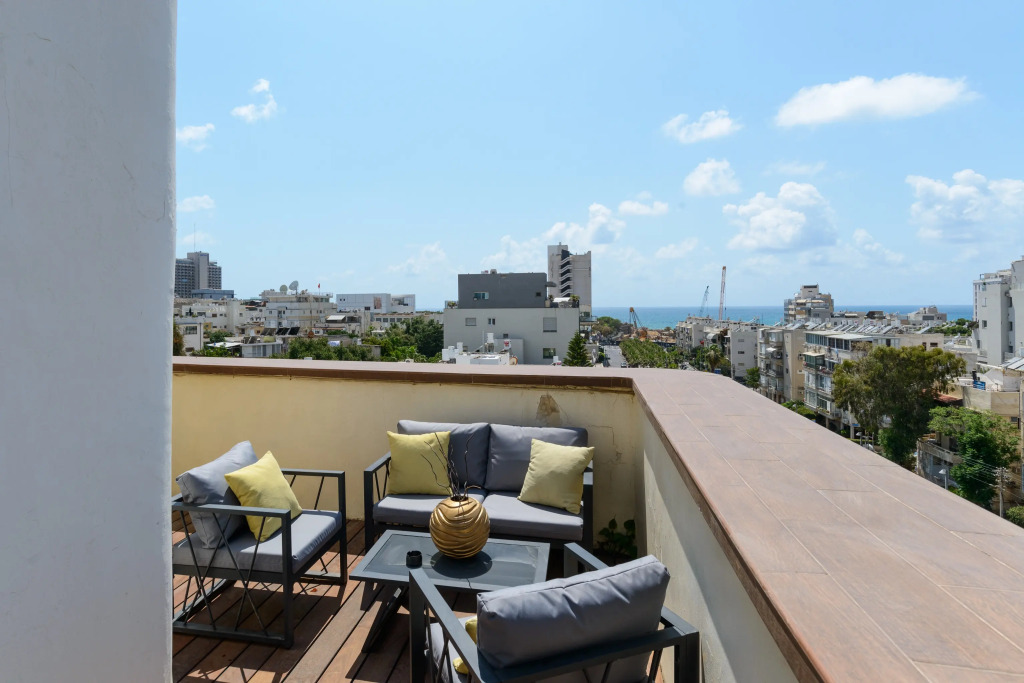 Апартаменты Penthouse with Panoramic View by FeelHome