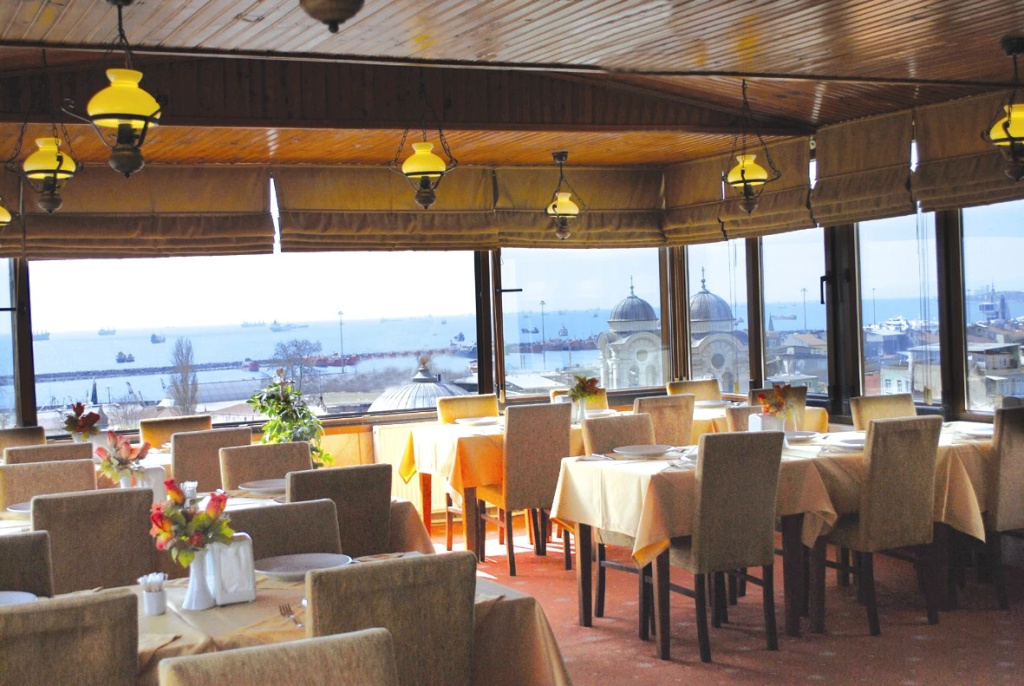 Grand Liza Hotel