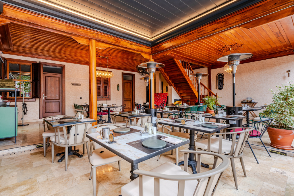 Отель Belmondo Suites