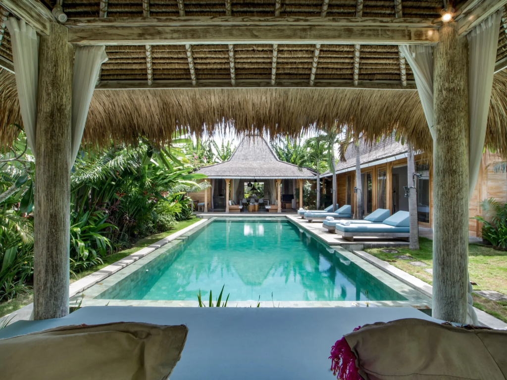 Villa Little Mannao by Villa Finder