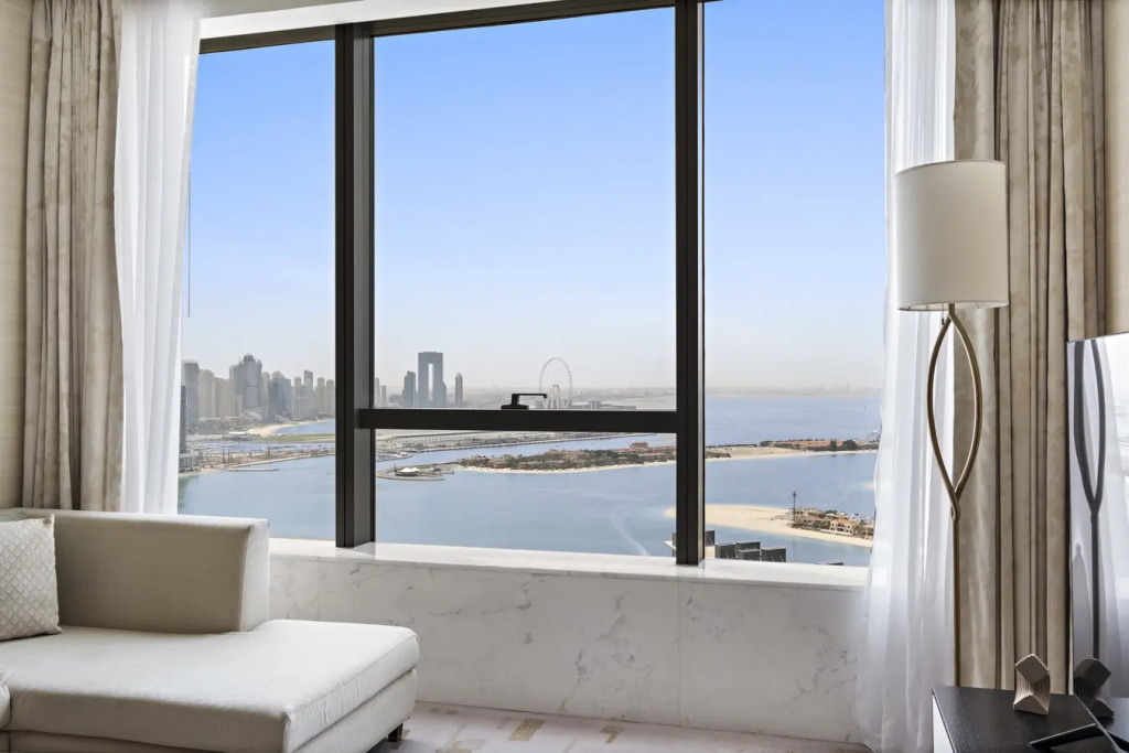 Апартаменты StoneTree - Luxury 1 BR - Palm Tower