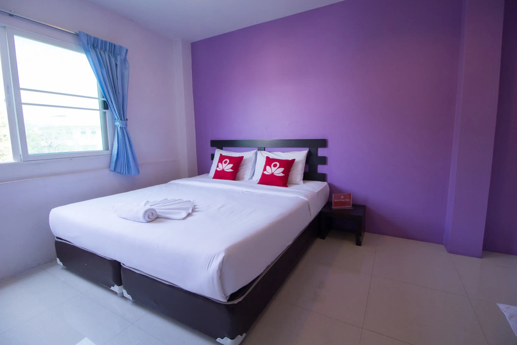 Отель ZEN Rooms Mahachai Khao San