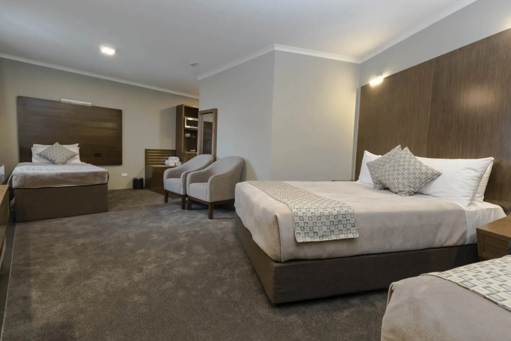 Motel 10