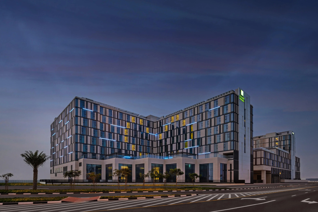 Staybridge Suites Dubai Al-Maktoum Airport by IHG