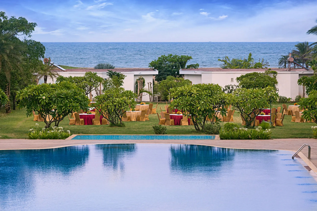 Отель Chariot Beach Resorts