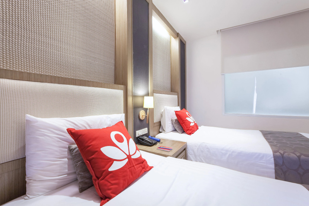 Отель ZEN Premium Marlin Plaza Patong