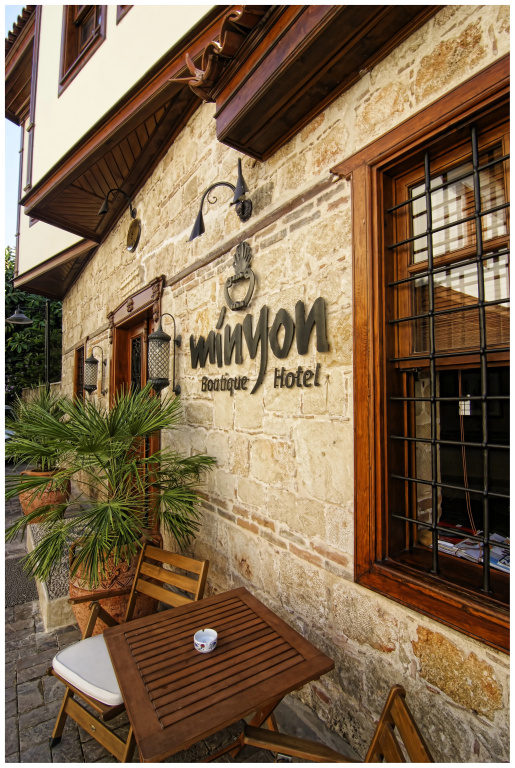 Minyon Hotel